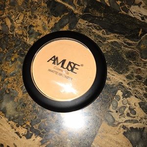 Matte bronzer